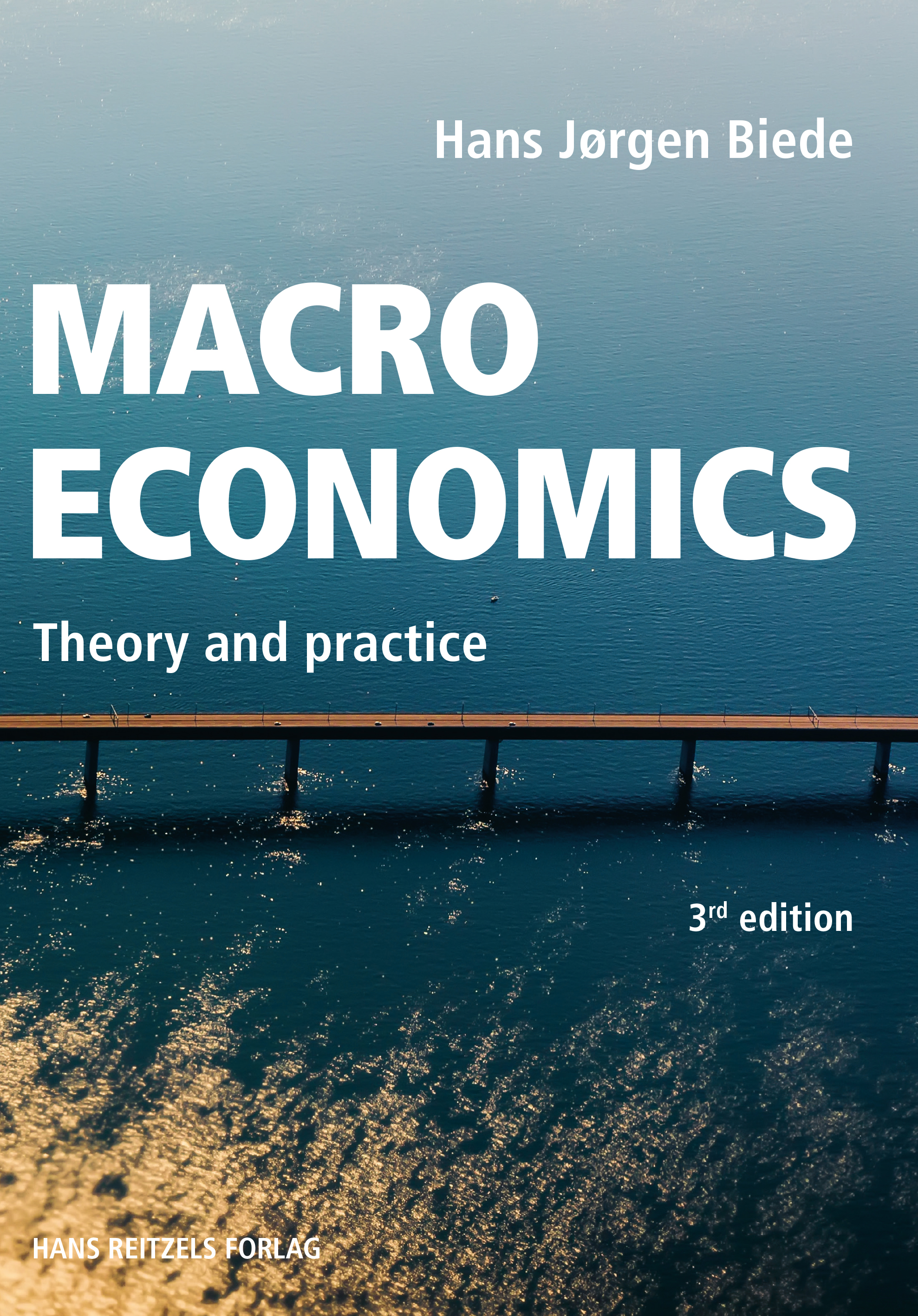 Macroeconomics - theory and practice